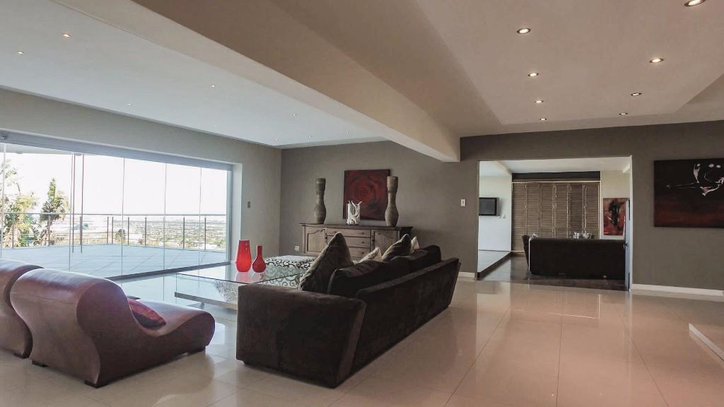 4 Bedroom Property for Sale in Plattekloof Western Cape